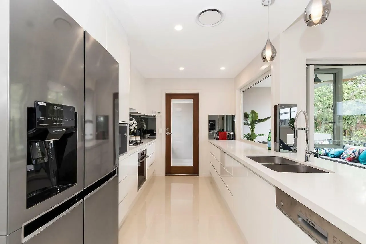 Park Avenue Luxe Townhouse Brand New Sleeps 9 Villa Brisbane