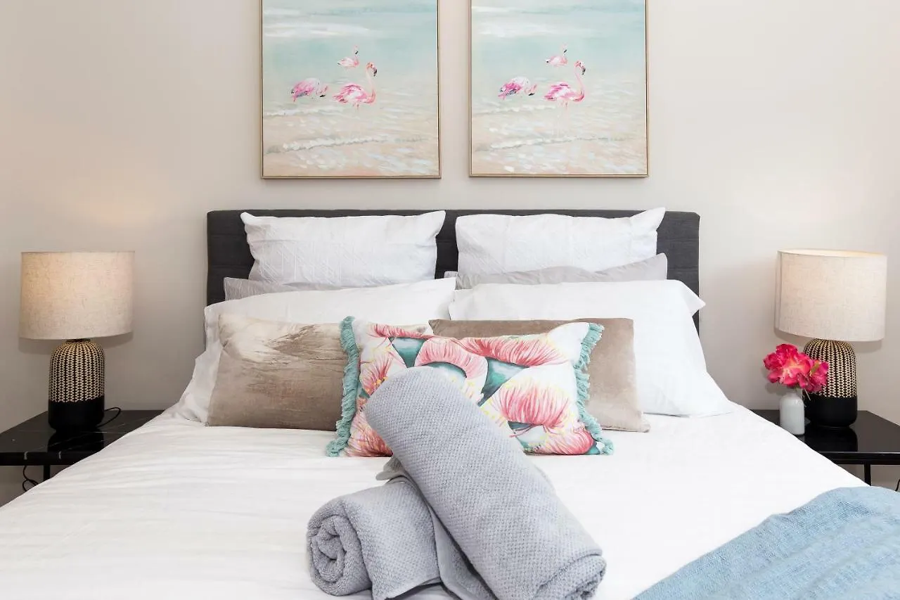 Park Avenue Luxe Townhouse Brand New Sleeps 9 Villa Brisbane