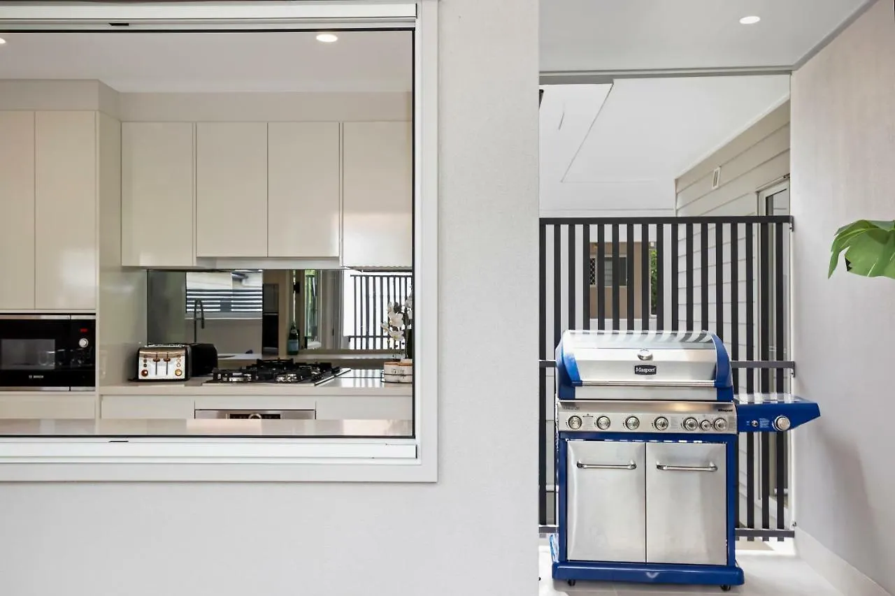 Park Avenue Luxe Townhouse Brand New Sleeps 9 Villa Brisbane