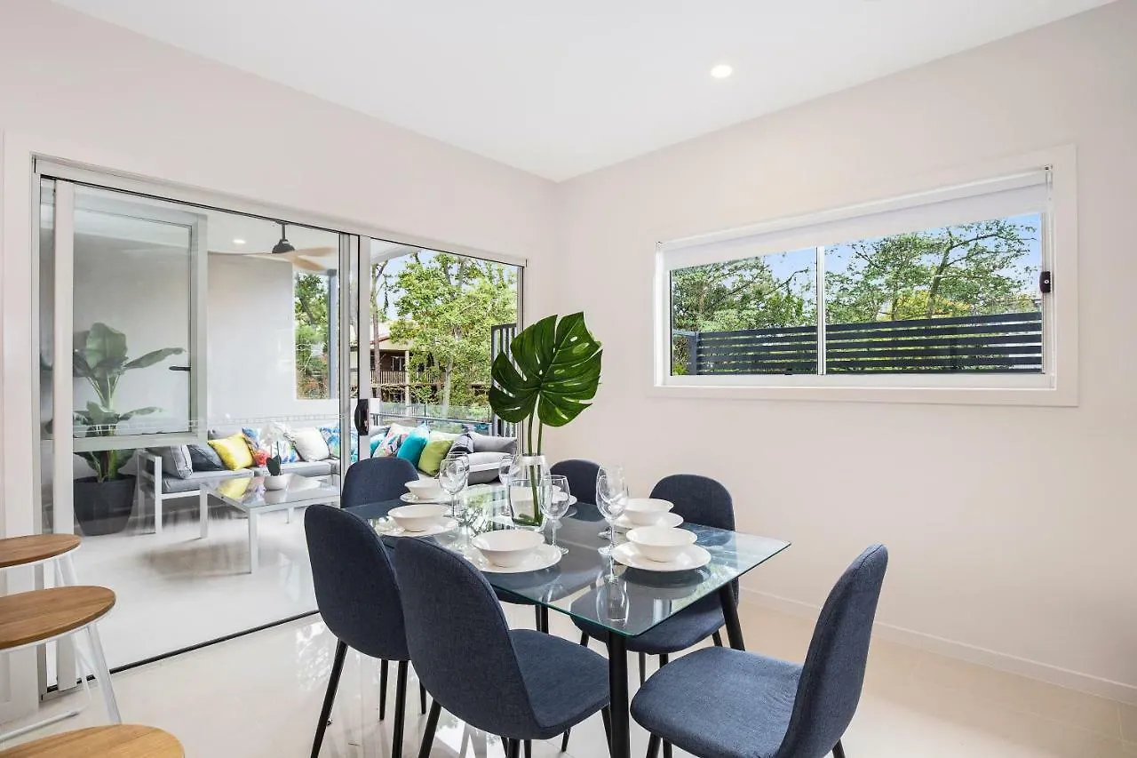 Park Avenue Luxe Townhouse Brand New Sleeps 9 Villa Brisbane