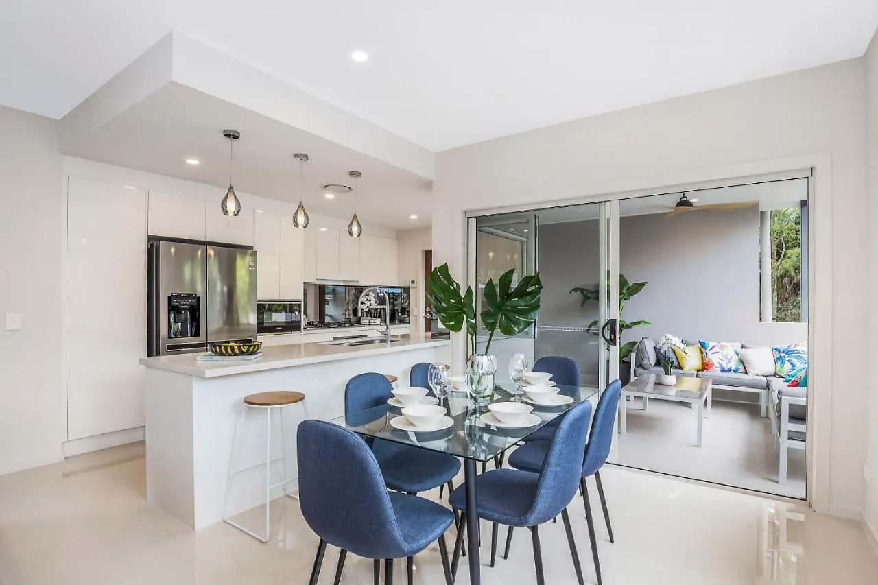 Park Avenue Luxe Townhouse Brand New Sleeps 9 Villa Brisbane
